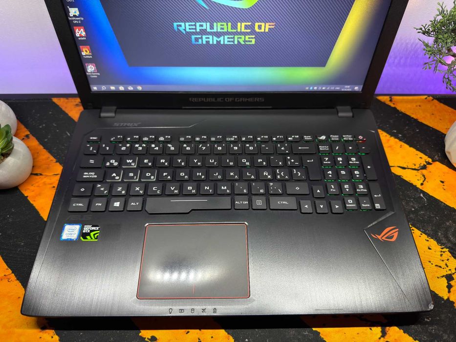 Asus Rog Strix, gtx1050, i7-7700, 16gb, 256gb ssd