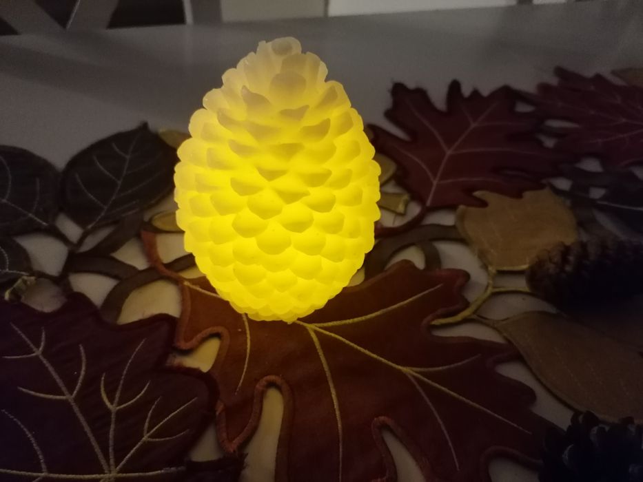 Świeczka LED w kształcie szyszki duża