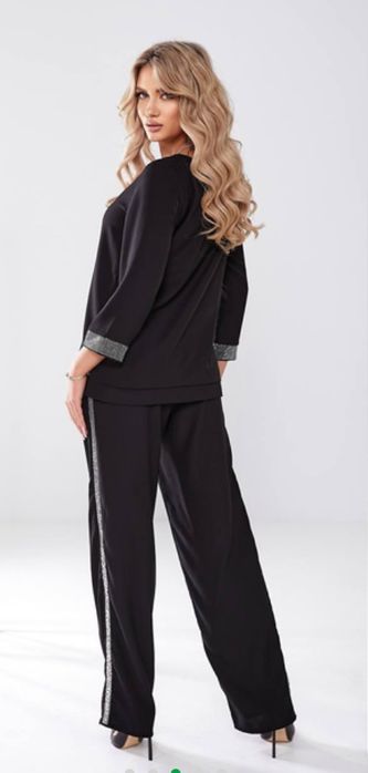 Святковий чорний костюм камінчиками