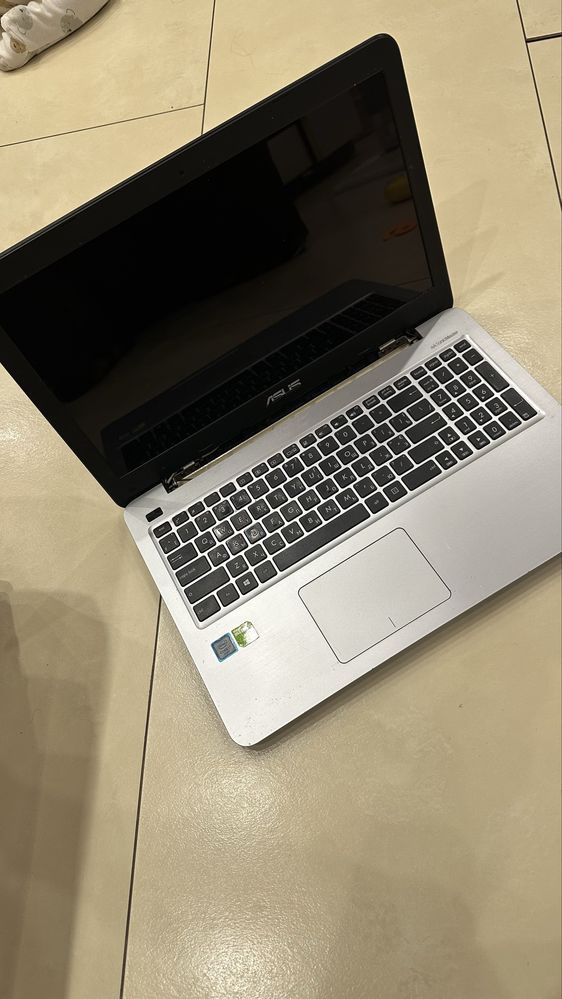 Asus x556u повністю робочий
