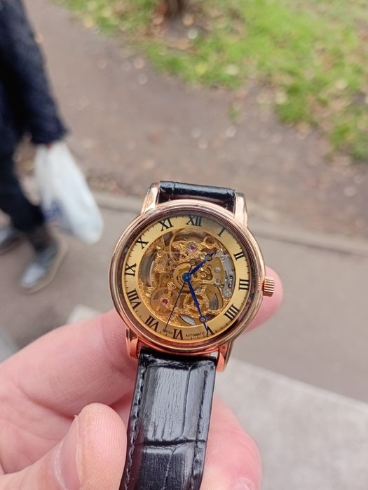 Продам на подарок мужские часы,механизм апелла