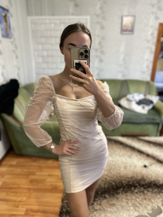 Сукня нарядна бежева