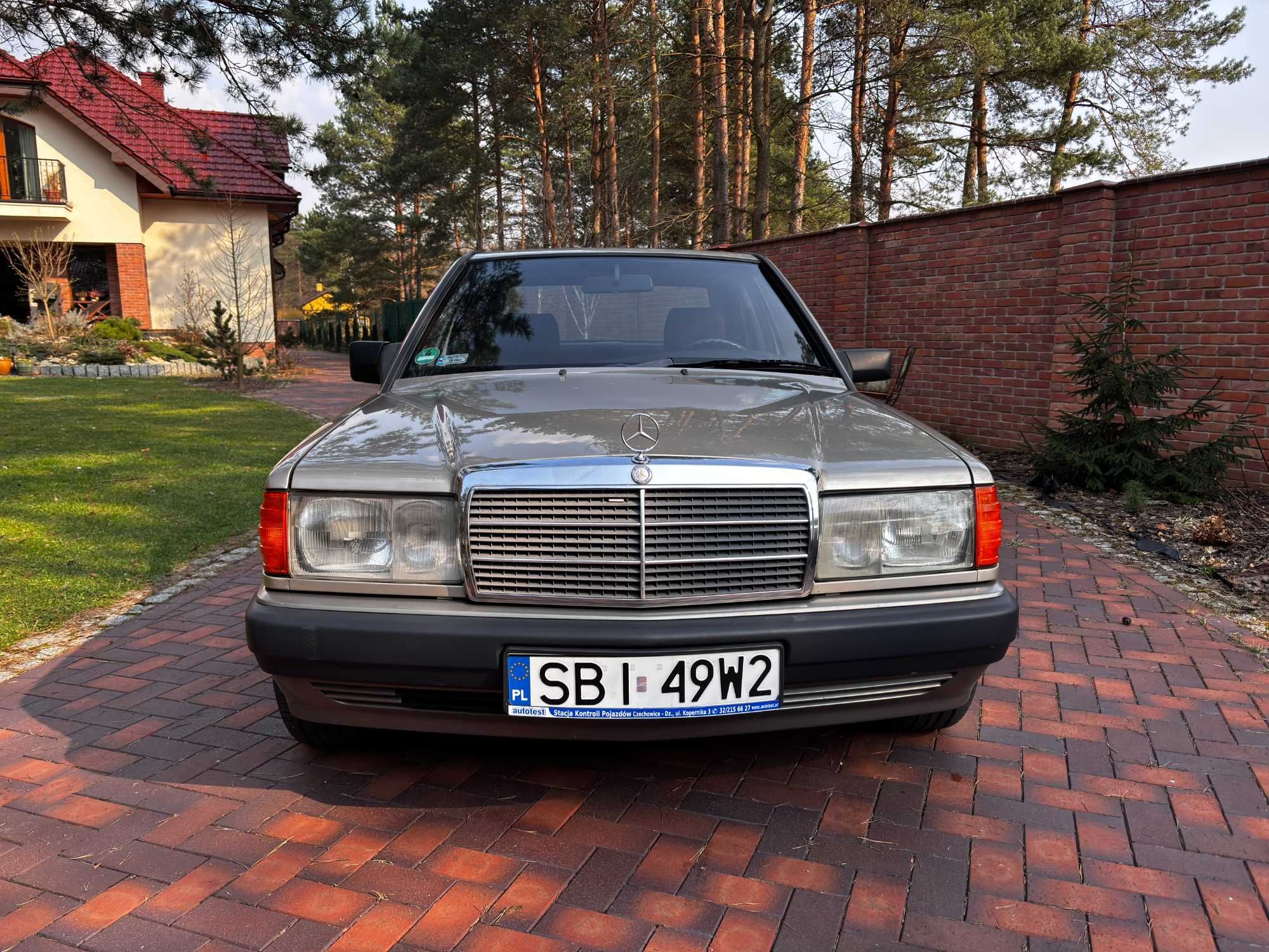Mercedes-Benz 190E