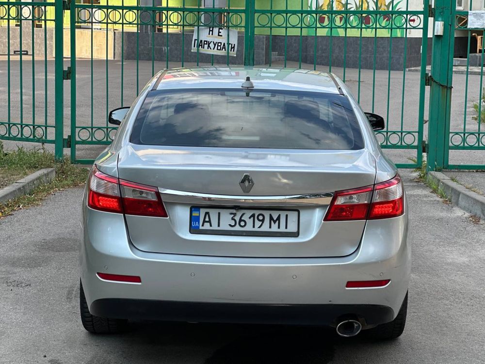 Продаж Renault на автоматі