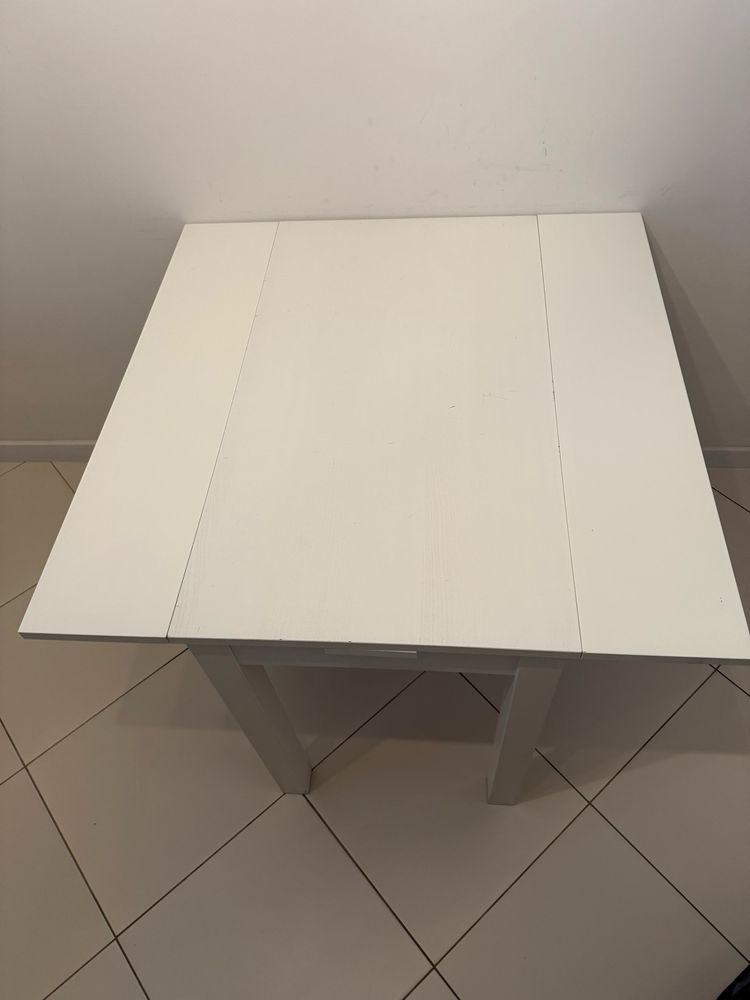 Stół kuchenny rozkładany z krzesłami IKEA