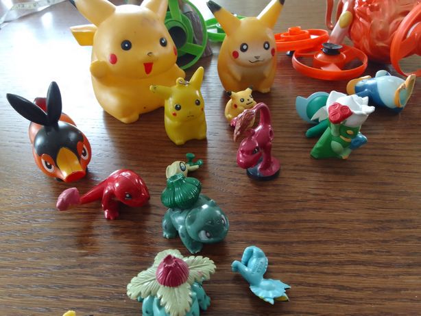 Pokemony zestaw figurek