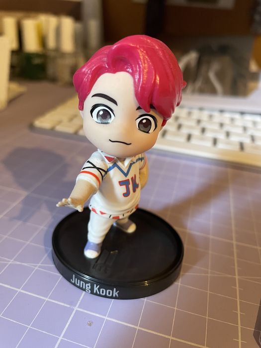 BTS tiny tan figures oficiais