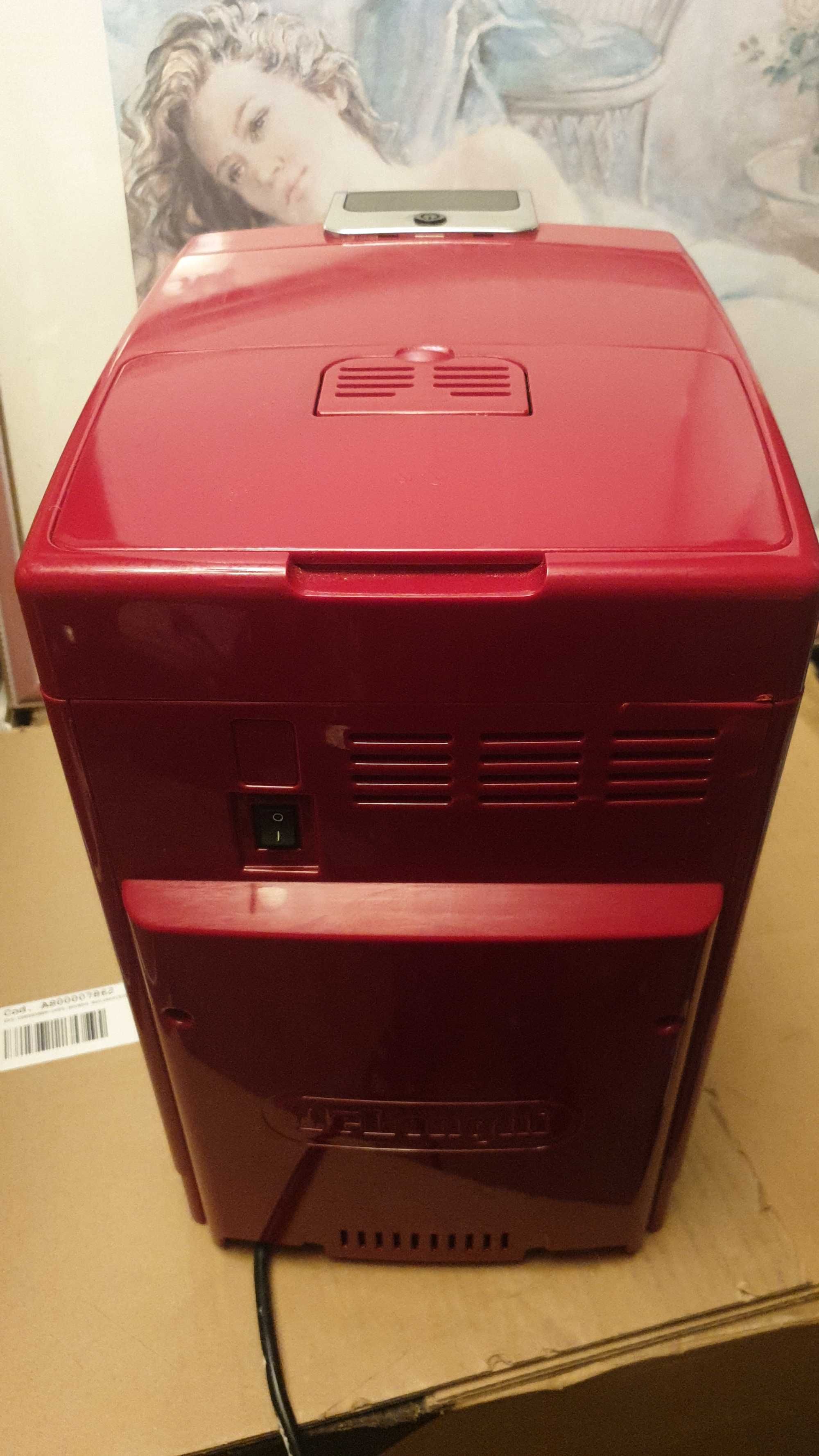 Кофемашина DeLonghi Dinamica  (витрина из Германии)