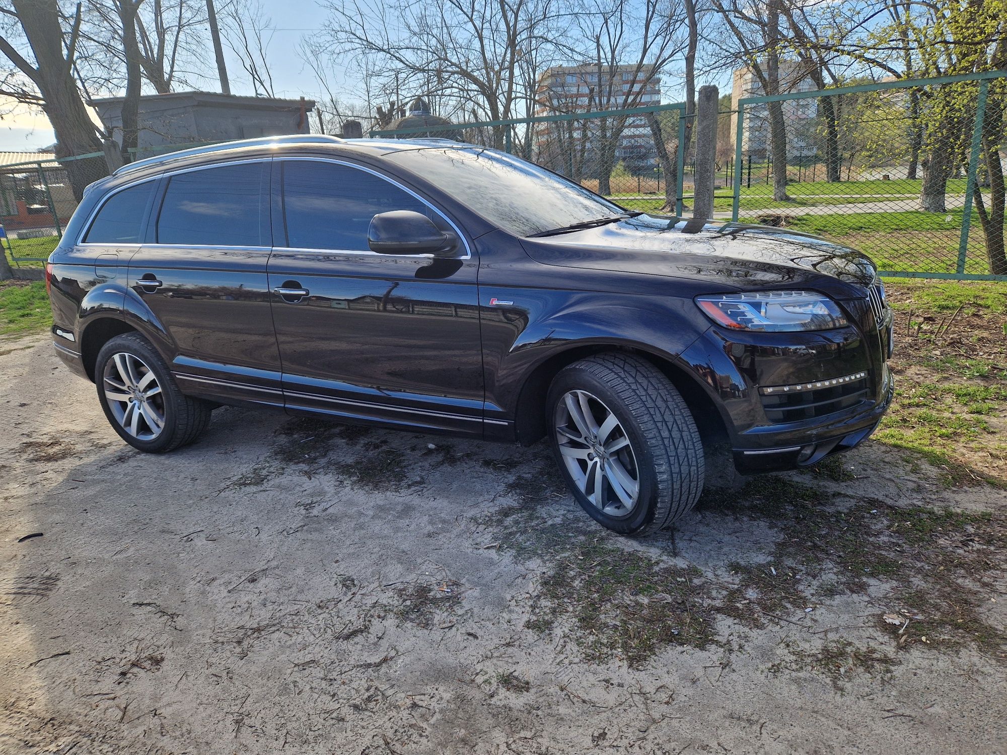 Audi Q7 3.0 бензин  7 мест Quatro 2015