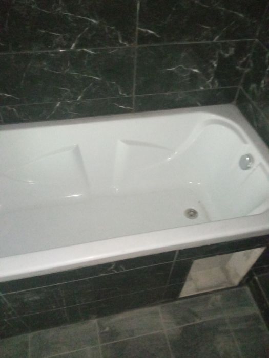 Ванная акриловая хорошего качества. 170/80