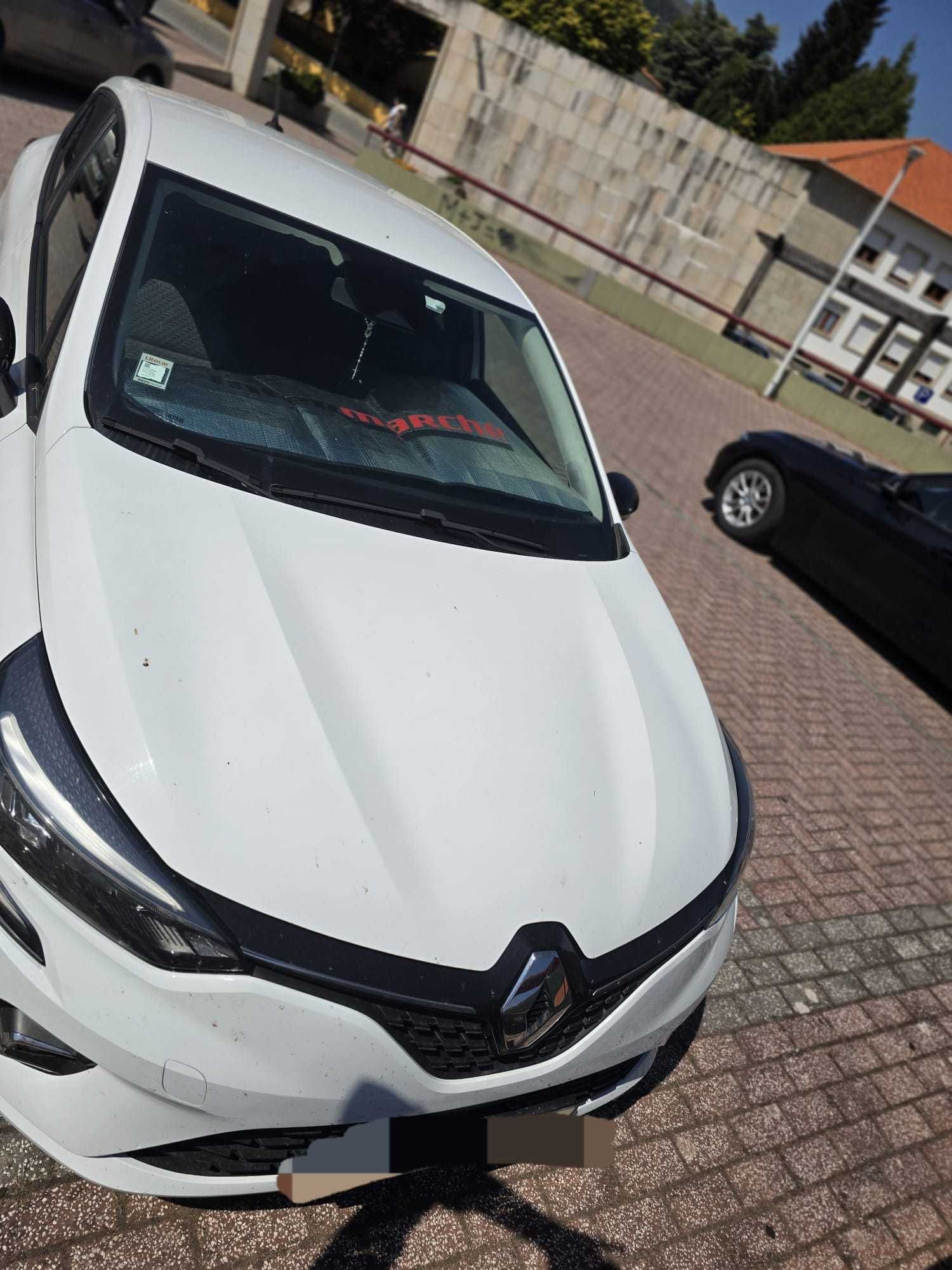 Vende-se Renault Clio V, excelente estado, revisão feita recentemente