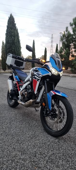 Africa Twin 1100 Tricolor DCT