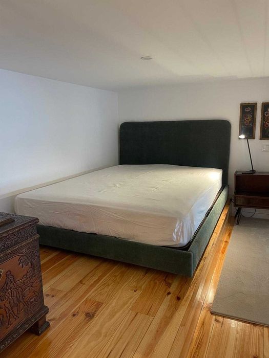 ALUGA-SE ESTÚDIO MEZANINO – PORTO – BAIXA