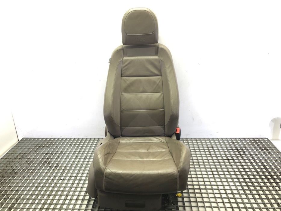 FOTEL PRAWY GTI - 279.00 PLN - VW GOLF V (1K1) 2003 - 2010 2.0 GTI 147 kW [200 KM] benzyna 2004 -