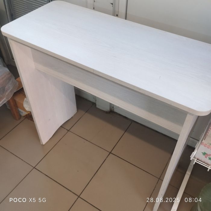 Стол ,в отличном состоянии