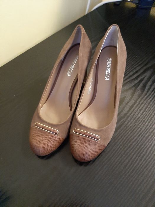 Продам замшеві туфлі