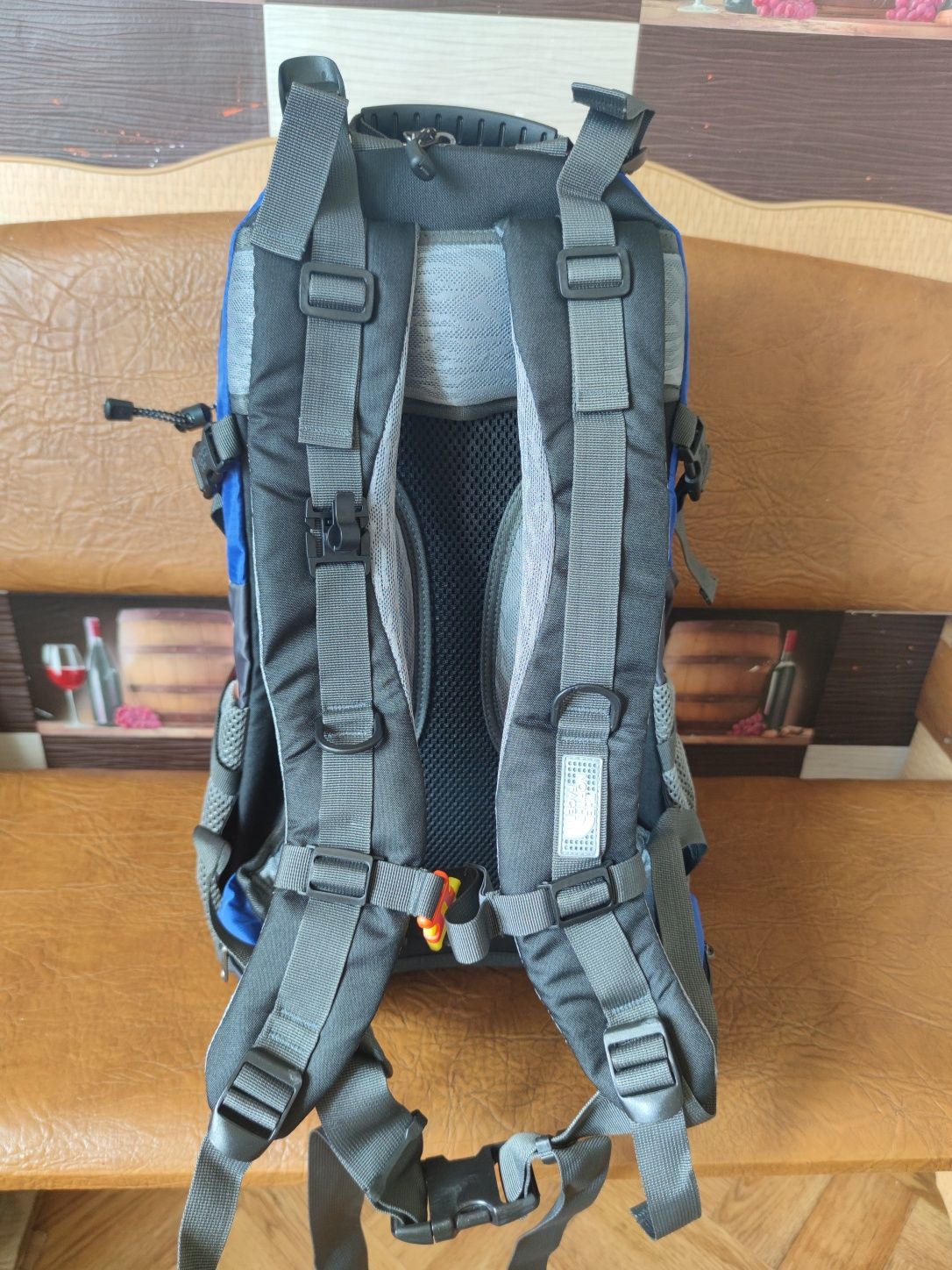 Рюкзак The North Face 40 l вело-рюкзак вентилируемая спинка каркасная