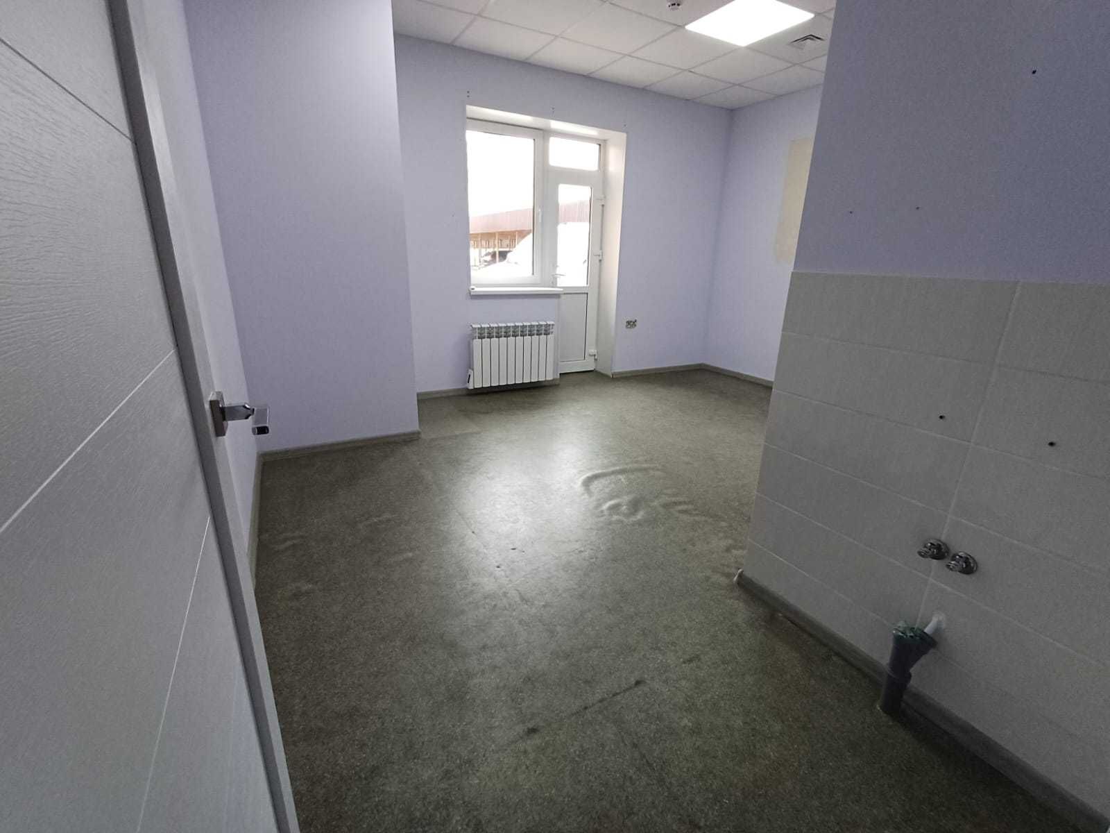 102м2 Вокзальна  клініка, салон з ремонтом