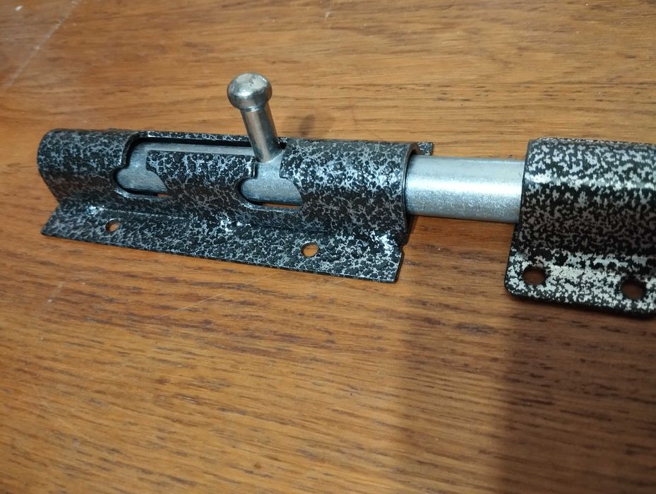 Замок задвижка на дверь. Очень мощный. Новый.