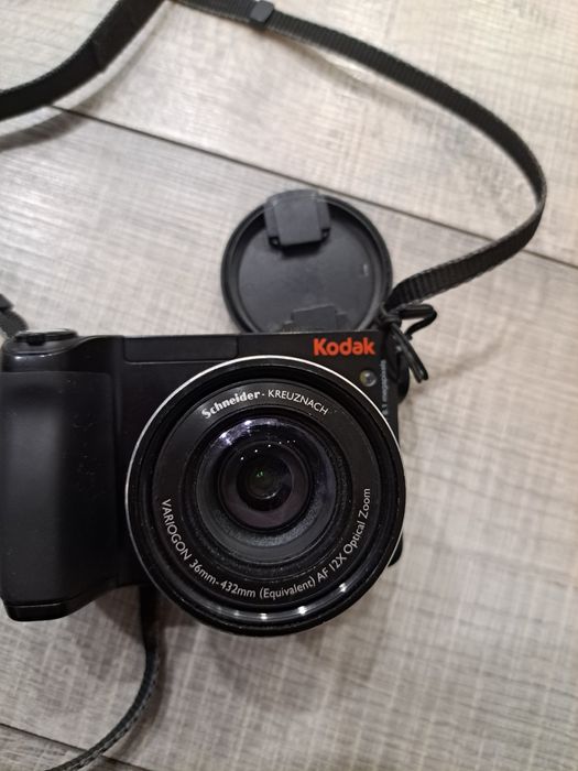 Продам фотоапарат Kodak EasyShare Z8612 IS