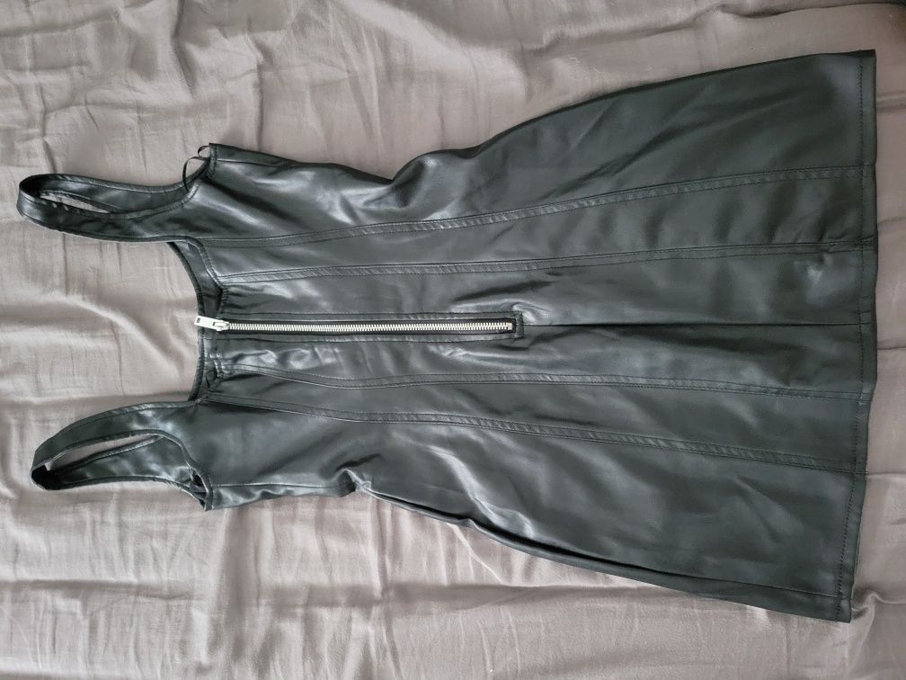 Vestido de cabedal