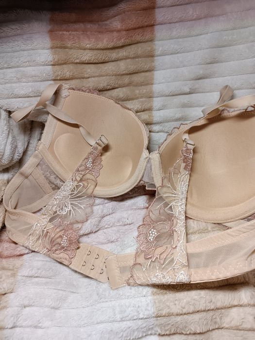 Бюстгальтер 75В , пуш-ап