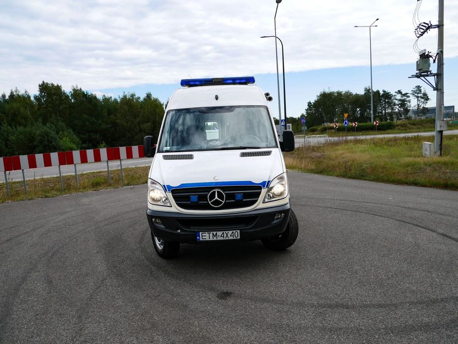 Mercedes-Benz SPRINTER 316 CDI 4X4  AMBULANS ~ karetka ~ SALON POLSKA ~ napęd 4x4 ~