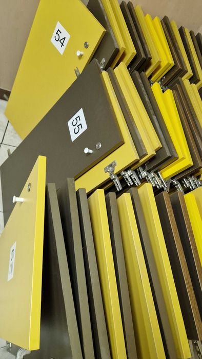 Drzwiczki, fronty szafek, półki, płyta wiórowa 90x40, uchwyt, zawias