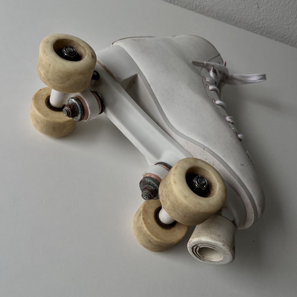 Patins Branco nº 39 BR -  41 PT