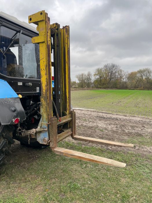 Навантажувач тракторний