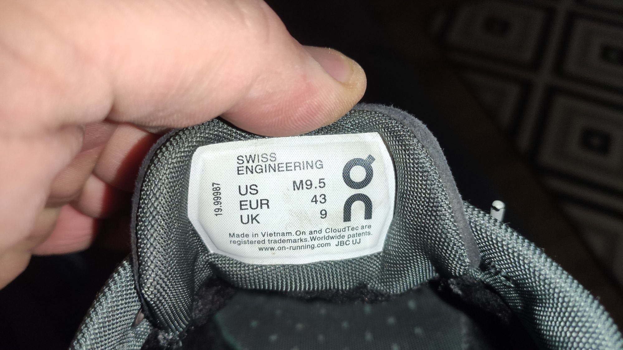 Кросівки On Cloud Swiss Engineering Waterproof.Розмір 43