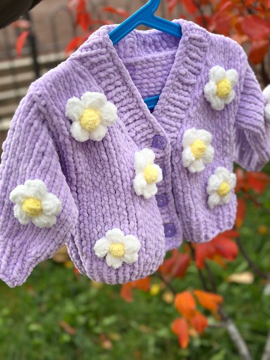 Вʼязаний дитячий кардиган