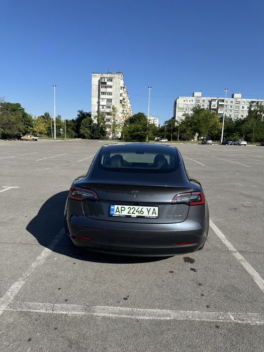 Продам Tesla model 3