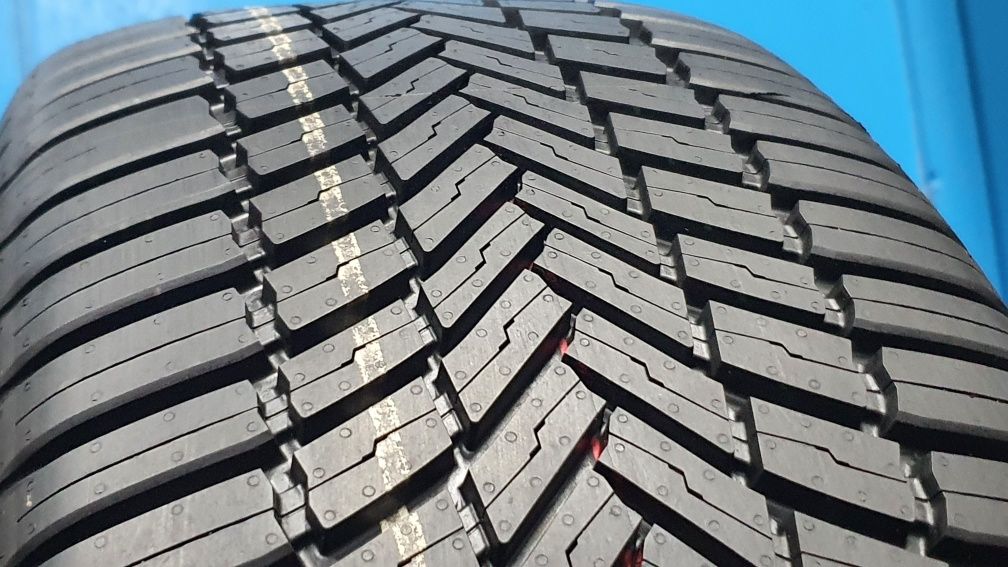 235/55 R17 Markowe opony całoroczne Bridgestone ! Rok 2023