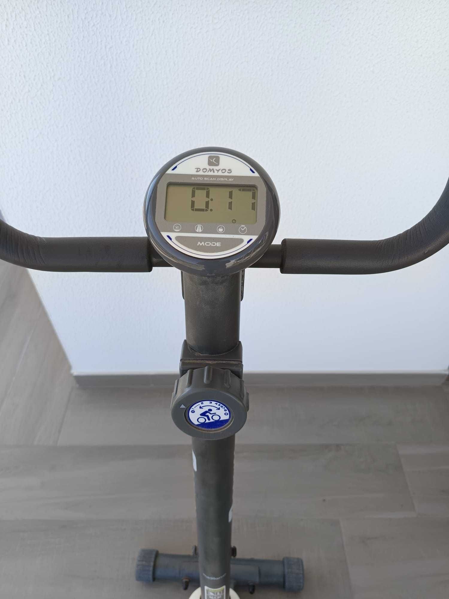Bicicleta estática Domyos VM130 (Decathlon)