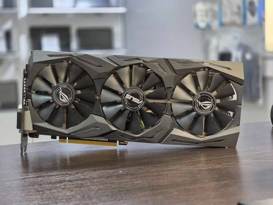Asus rog strix gtx1070 8gb отличная