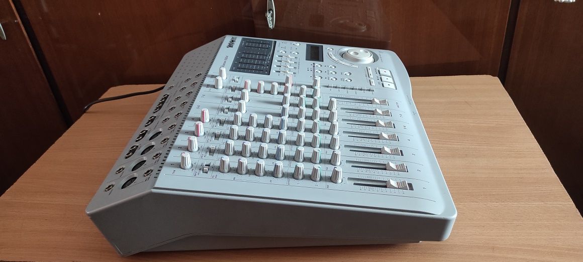 Mixer muzyczny Tascam 564