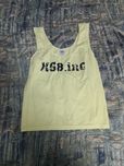 Żółty crop top na ramiączkach