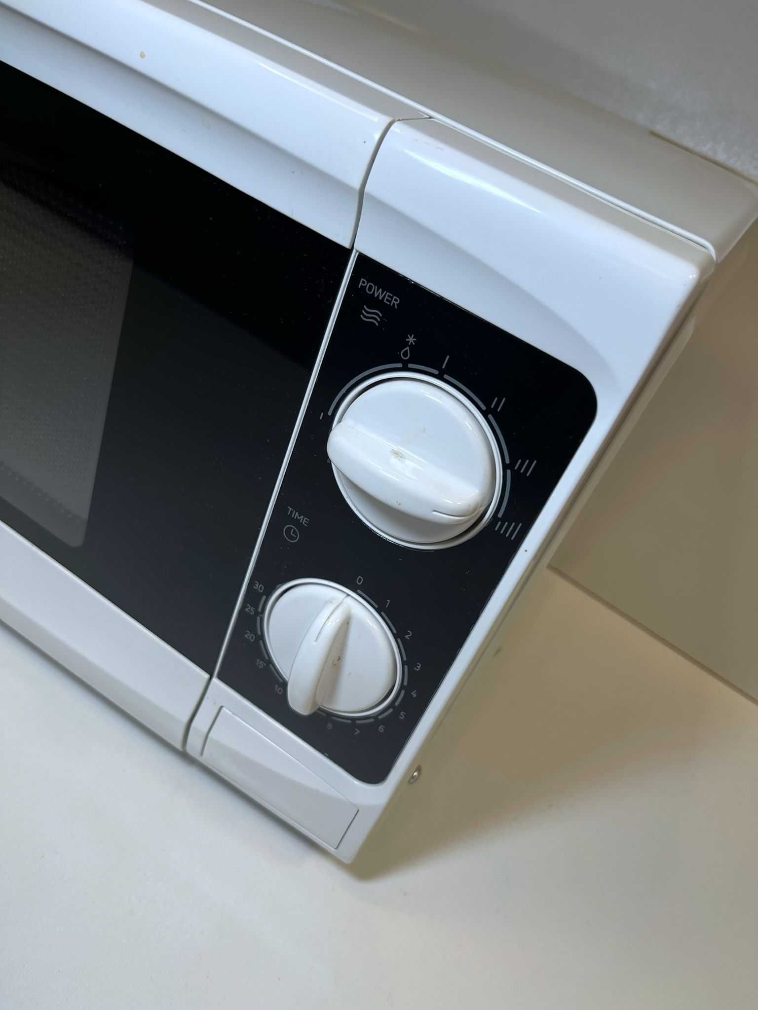 Mikrofalówka Amica AMG20M70V