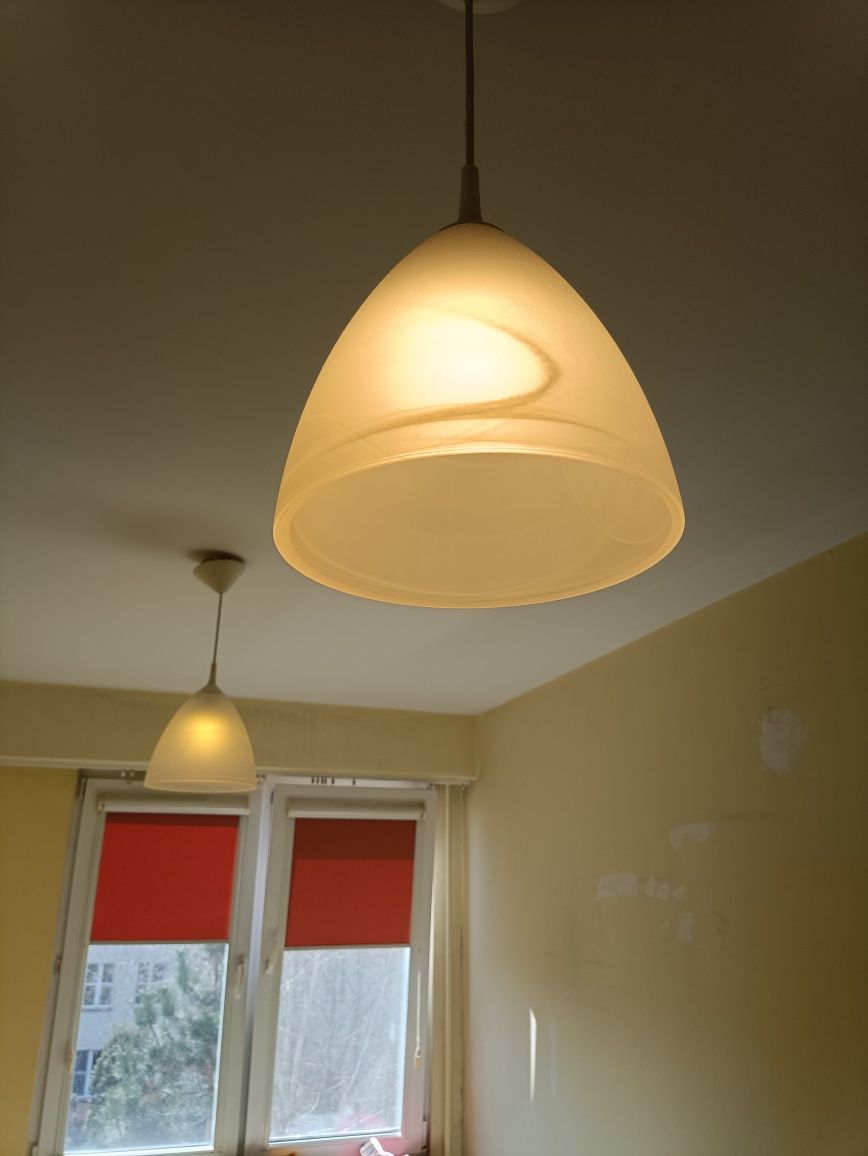 Pojedyncze lampy sufitowe
