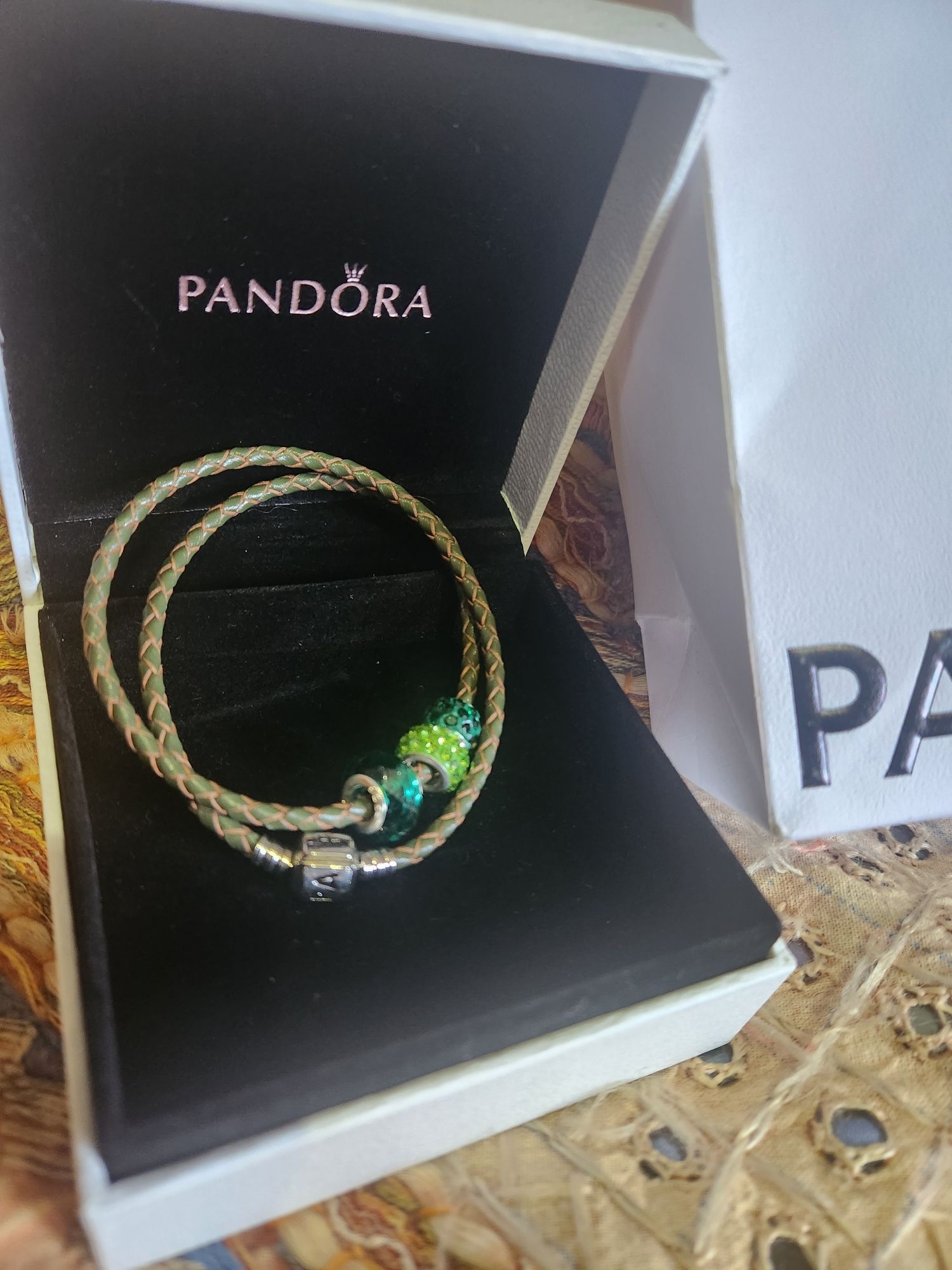 Pandora nova com caixa