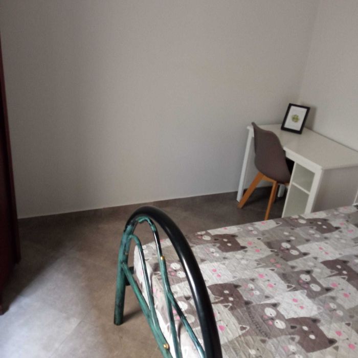 Quarto aluga-se - Camarate