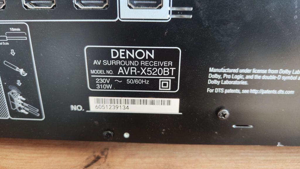 Amplituner Denon AVR-X520bt