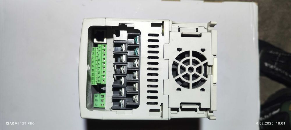 Falownik 0,75 kW  plus rezystor hamujący