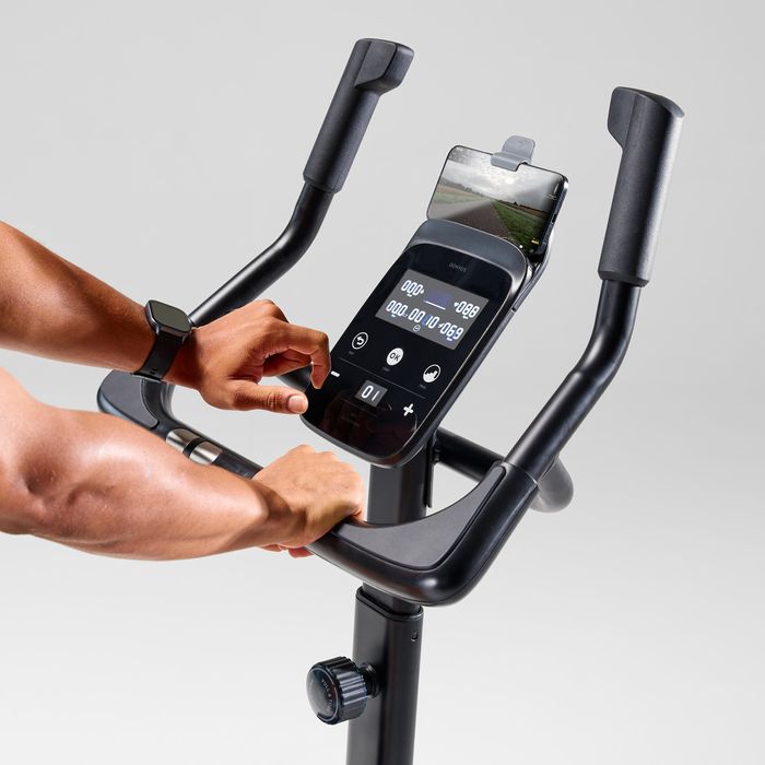 Bicicleta Estática Conectada Autoalimentada de Cardio Training EB900 B