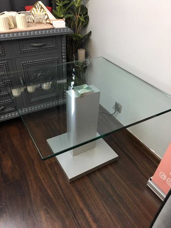 Stół szklany na nóżce 80x80x55