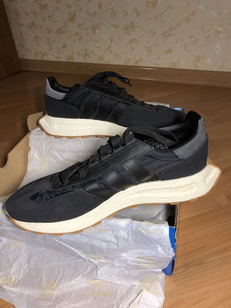 Чоловічі кросівки adidas retropy e5