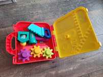 Mały majsterkowicz od Playskool. Walizka z narzędziami.