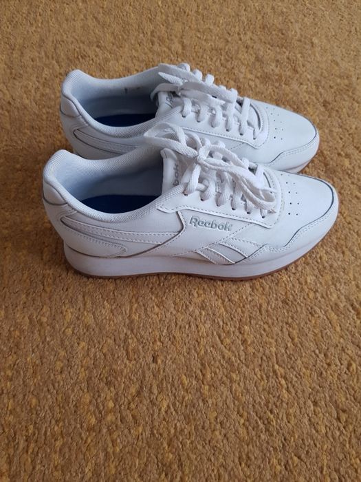 Sprzedam buty sportowe firmy reebok