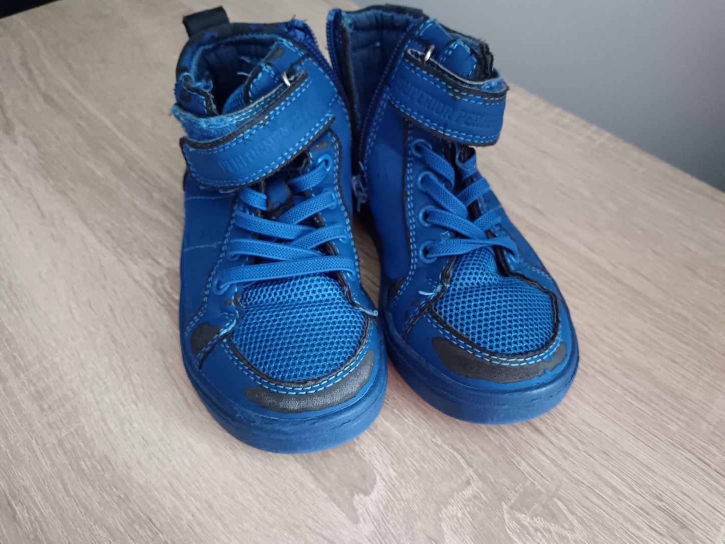 Buty dla chłopca Reserved r. 25